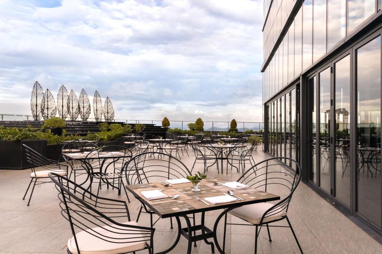 Melia Vinpearl Hue Hotel Екстериор снимка The Terrace