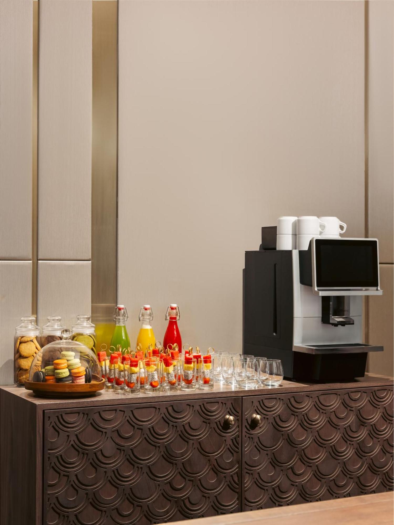 Melia Vinpearl Hue Hotel Екстериор снимка A coffee machine